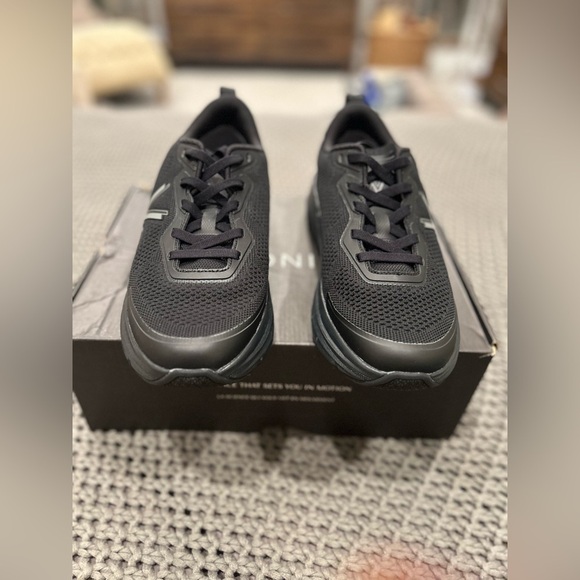 Vionic Women's Walk Max Sneaker Black 9.5 Wide - Picture 2 of 7